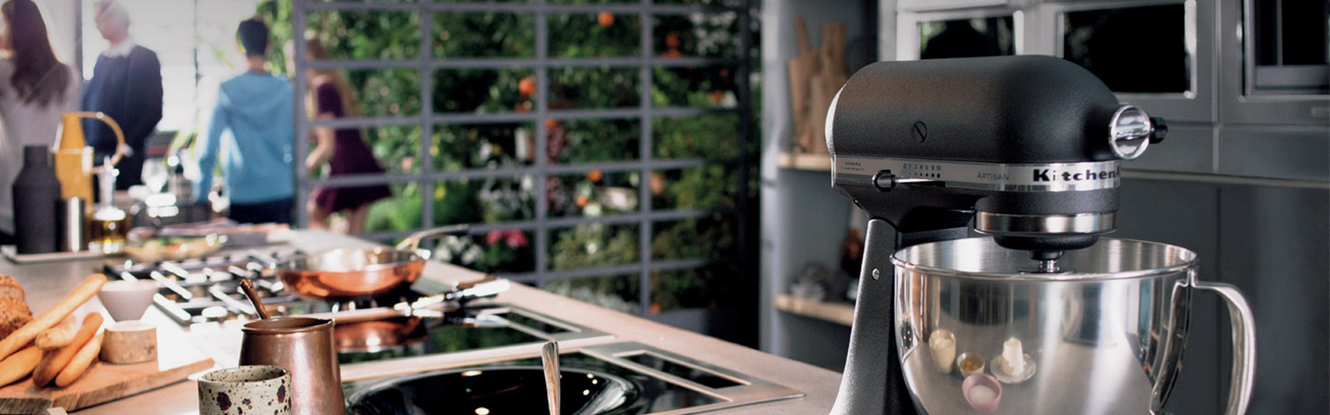Modern mutfakta KitchenAid Artisan stand mikser